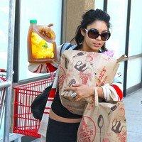 Vanessa Hudgens goes shopping for groceries at Trader Joe | Picture 88430